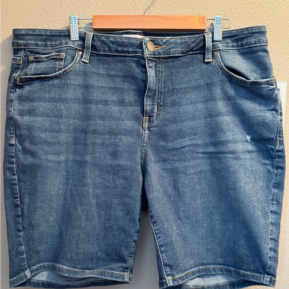 ☀️☀️☀️Lane Bryant Blue Denim Bermuda Shorts
